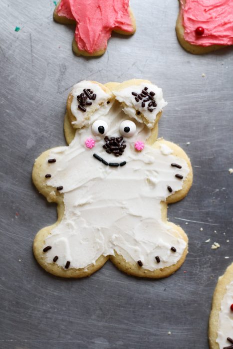 white bear Christmas cookie